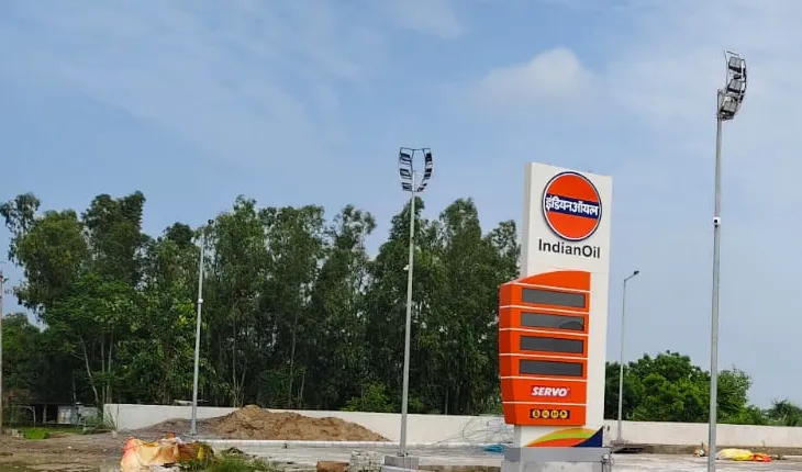 Fatehpur highway fuel station and service area on NH 19